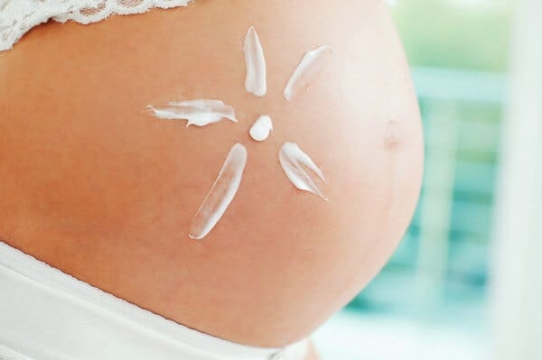 Bà bầu dùng kem chống nắng