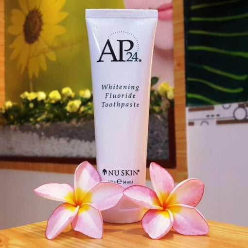 Kem đánh răng trắng sáng Whitening Fluoride Toothpaste AP24