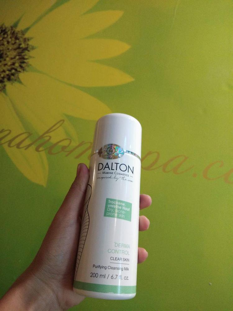 sữa rửa mặt kiểm soát dầu nhờn Dalton