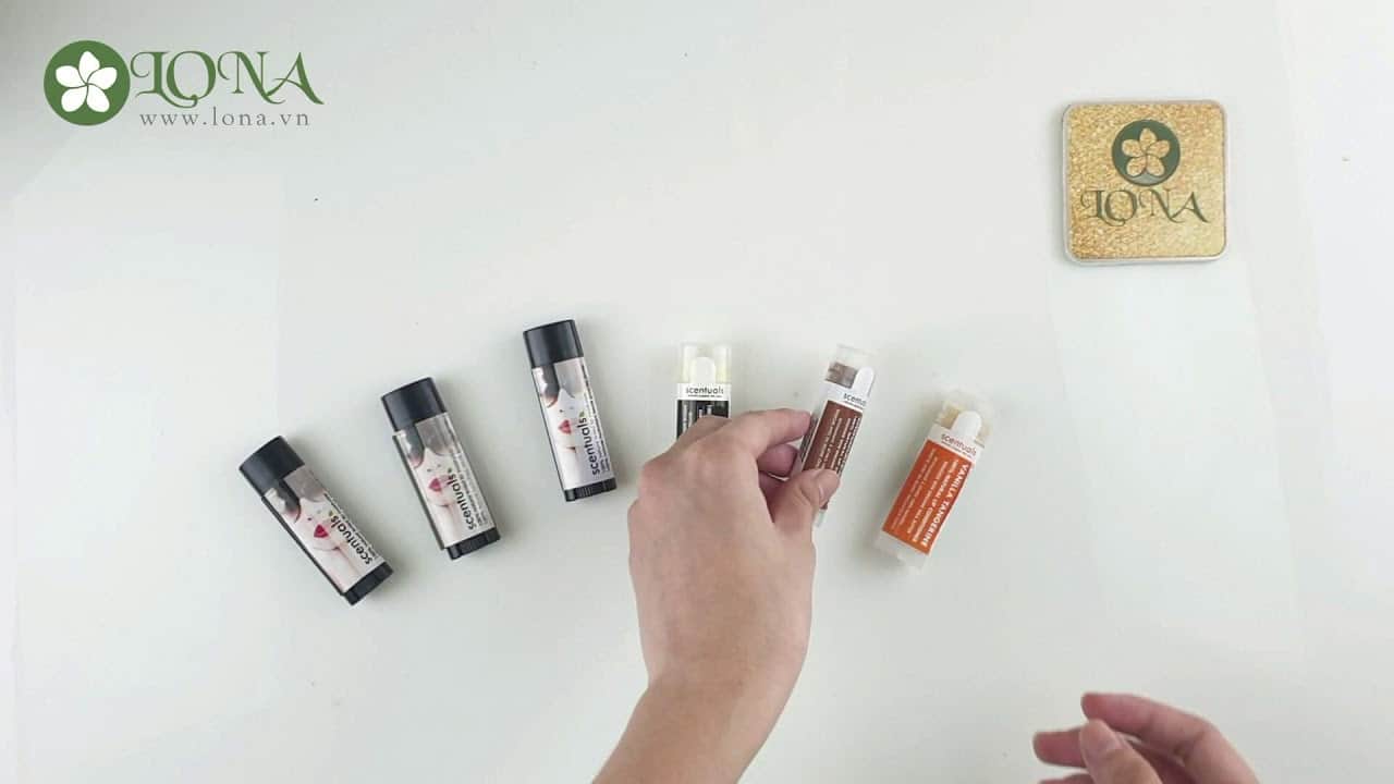 Son dưỡng môi không màu chính hãng