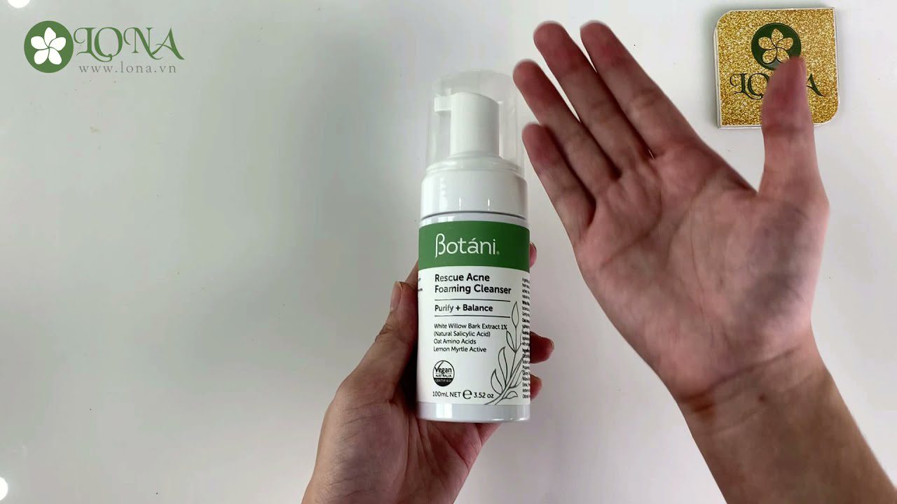 sữa rửa mặt hỗ trợ giảm mụn Botani