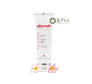 Sữa rửa mặt Skincode Essentials S.O.S oil control clarifying wash - 125ml