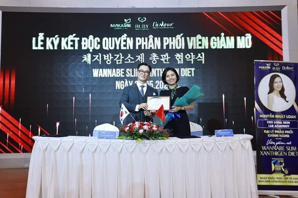 Lễ ký kết độc quyền phân phối viên giảm mỡ Wannabe Slim Xanthigen của Hàn Quốc giữa Lona và Mayjune - Ruby