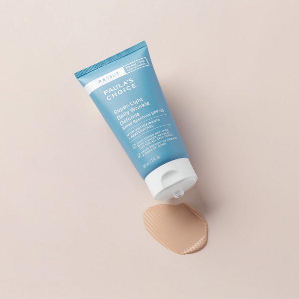 Kem dưỡng da Resist Super Light Daily Wrinkle SPF 30 