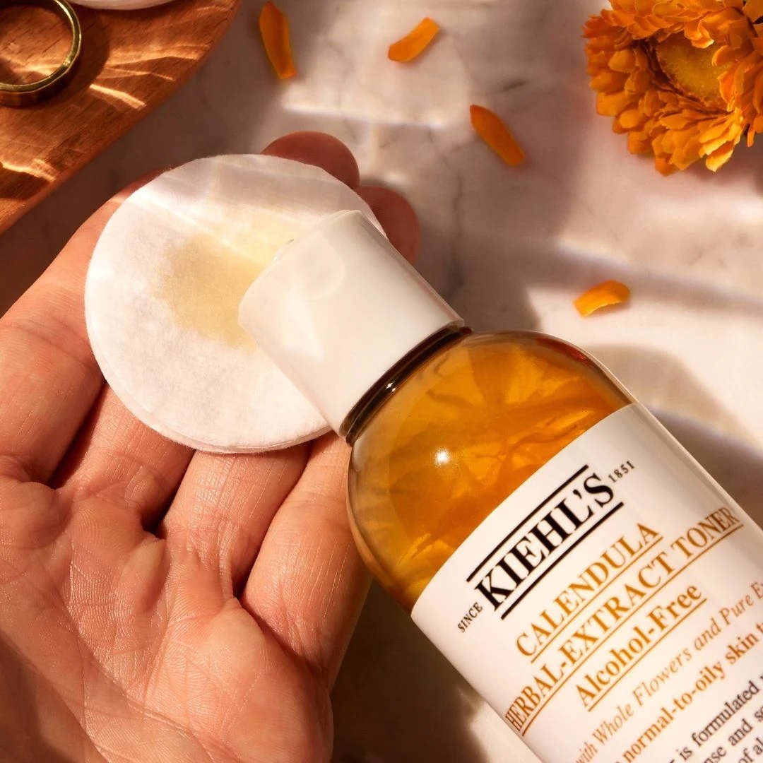 Nước Cân Bằng Calendula Herbal Extract Alcohol-Free Toner