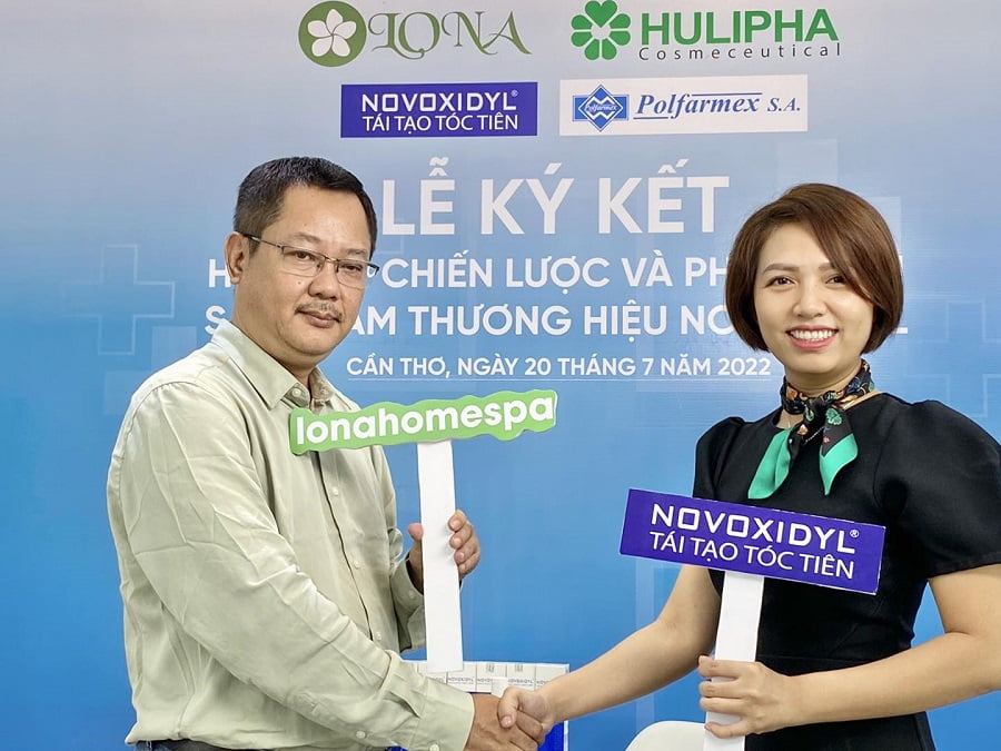 Lễ ký kết hợp tác chiến lược và phát triển sản phẩm Novoxidyl giữa Lona Vn và Hulipha Cosmeceutical tại Lona Home Spa.
