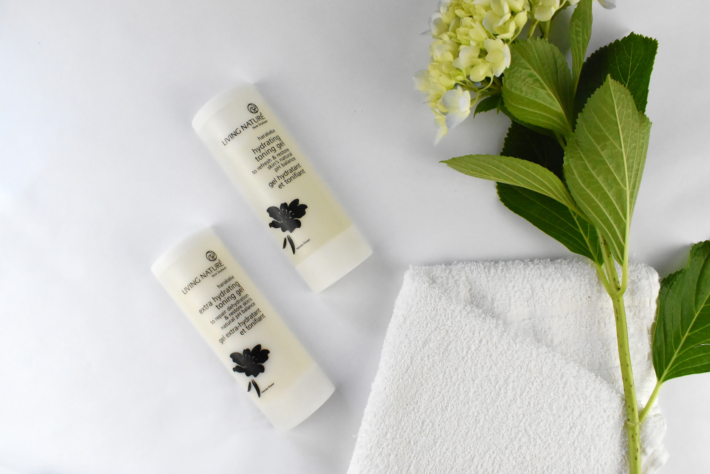 Gel dưỡng ẩm Living Nature Hydrating Toning Gel 2