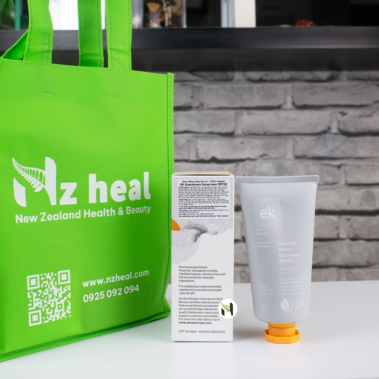 Kem chống nắng hữu cơ EK Kawakawa Sunscreen SPF50 150g