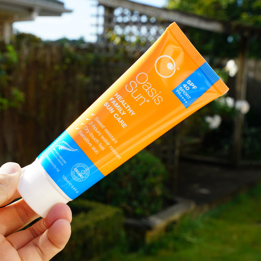 Kem chống nắng Oasis Sun SPF 40 Dry-Feel Sport Sunscreen 100ml 21