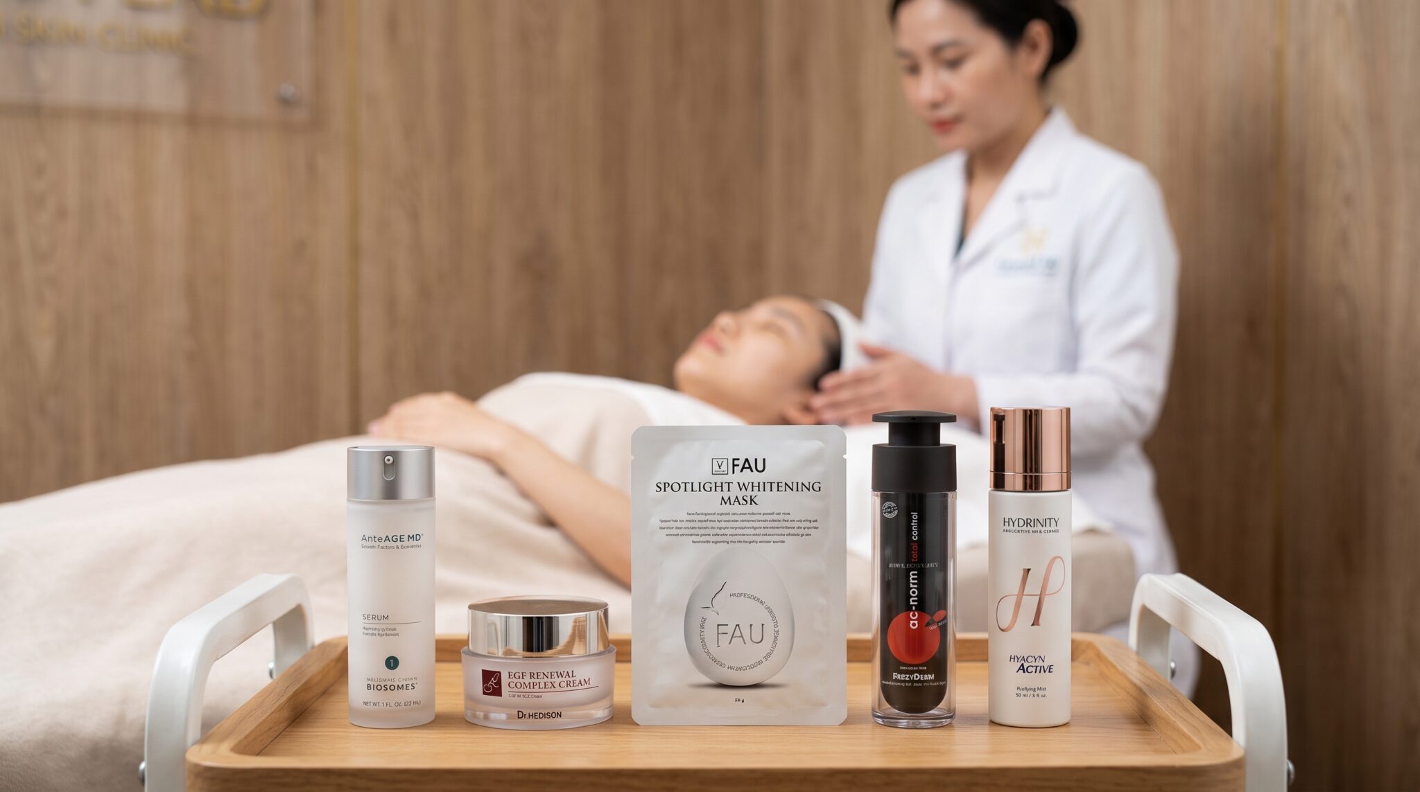 Cách dưỡng ẩm da tại nhà với hoạt chất dưỡng ẩm hút ẩm tại Lona