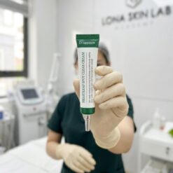 Da dầu yếu đang điều trị