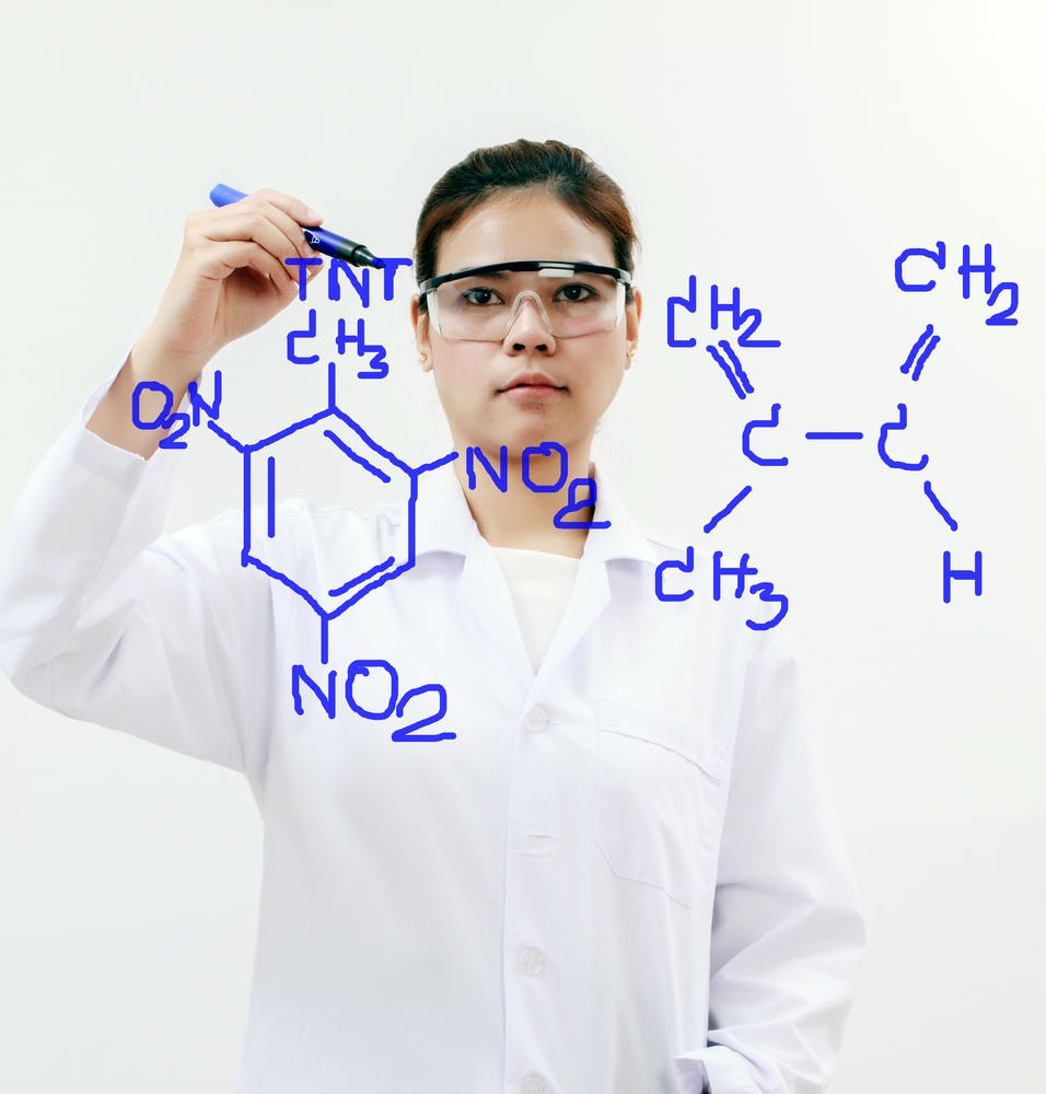 aha. Chân dung nhà khoa học viết công thức hóa học trên nền trắng