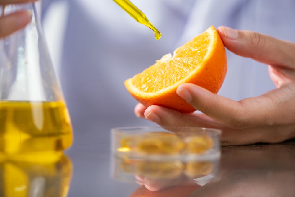 axit ascorbic là gì. Nhà khoa học, bác sĩ, tạo ra thuốc thảo dược thay thế với thảo dược tự nhiên hữu cơ