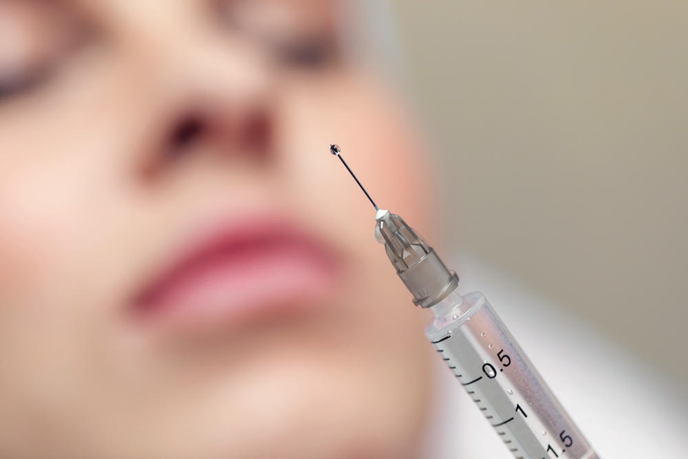Trong bối cảnh nâng cơ hiện đại, liệu pháp nâng cơ được chuyên gia Lona Skin Lab áp dụng qua so sánh Botox và Filler, sử dụng Botox và Filler để tối ưu hóa quá trình nâng cơ.
