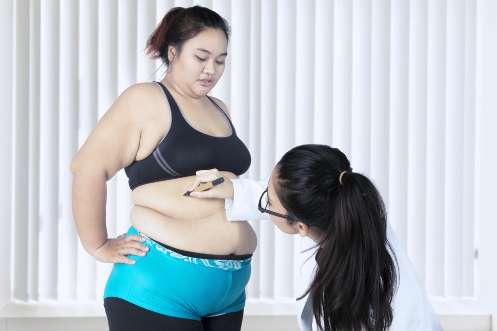 Hình ảnh minh họa cách giảm mỡ bụng sau sinh được chuyên gia da liễu thẩm mỹ Lona tận tâm giới thiệu, với phương pháp giảm mỡ bụng hiện đại hỗ trợ giảm cân sau sinh và thúc đẩy hiệu quả giảm mỡ bụng sau sinh.