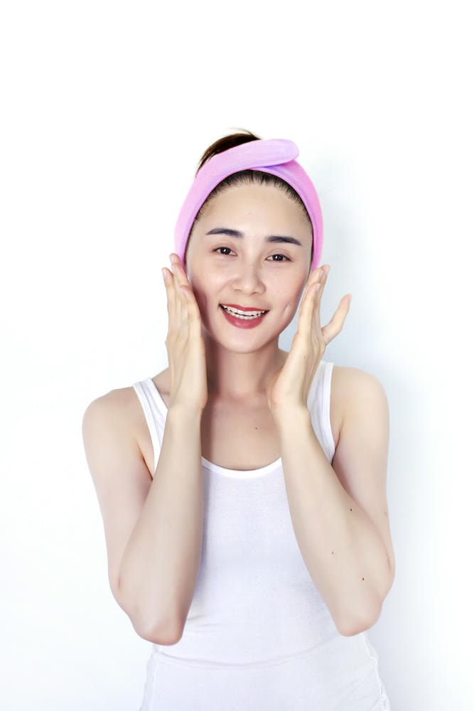 Trong phân tích kem trắng da gần đây, chuyên gia da liễu thẩm mỹ Lona khẳng định rằng kem trắng da, nhờ thành phần kem trắng da vượt trội, đã chứng minh được hiệu quả kem trắng da thông qua các thử nghiệm lâm sàng.