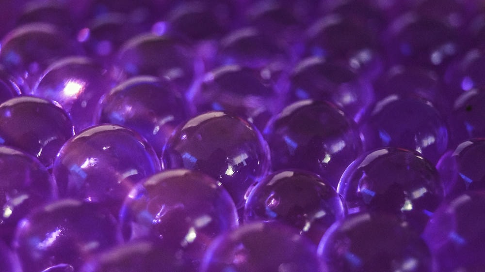 celluma. Ảnh toàn khung hình những quả bóng màu tím