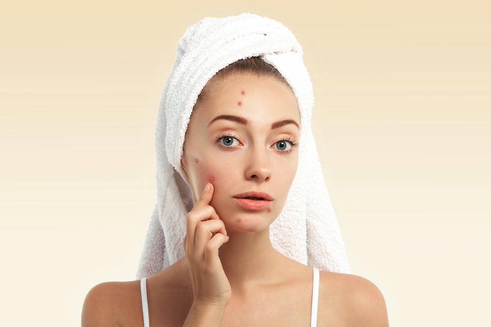 Với chuyên môn da liễu, quy trình chăm sóc mặt mụn sau đốt mụn thịt được thực hiện cẩn trọng nhằm bảo vệ làn da sau đốt mụn thịt, mang lại kết quả an toàn.