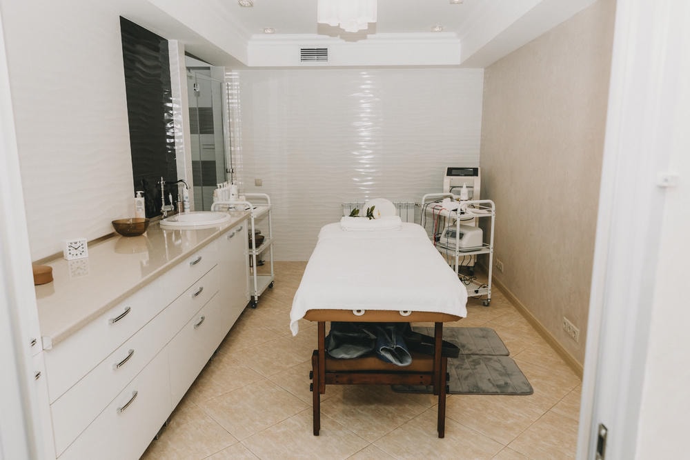 clinic. Phòng với thiết bị trong phòng khám da liễu