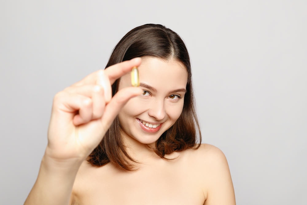 Các nghiên cứu của chuyên gia da liễu Lona chỉ ra rằng collagen có tác dụng gì không chỉ nằm ở lợi ích của collagen trong việc phục hồi da mà còn từ tác dụng của collagen với da, góp phần duy trì collagen và sức khỏe ở mức cao nhất. 