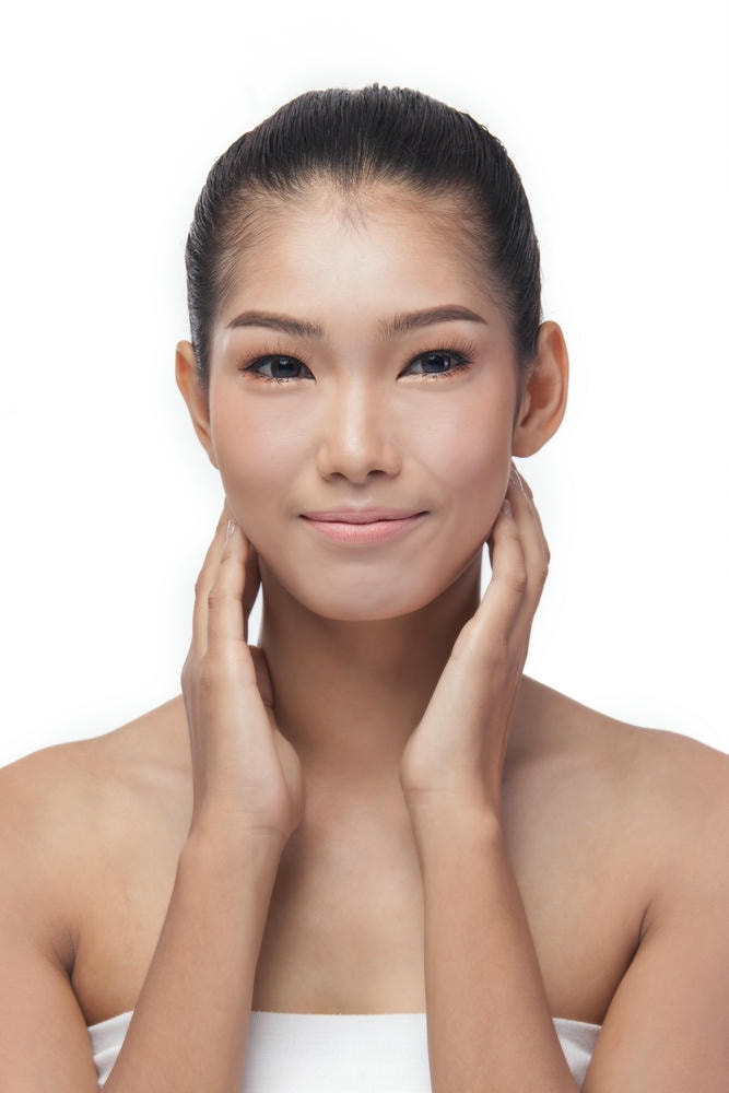 Hình ảnh thể hiện phân tích da hỗn hợp; chuyên gia Lona Skin Lab khẳng định da hỗn hợp là gì với sự phân bố da hỗn hợp rõ ràng, từ đó hướng dẫn cách chăm sóc da hỗn hợp và dưỡng da hỗn hợp hiệu quả.