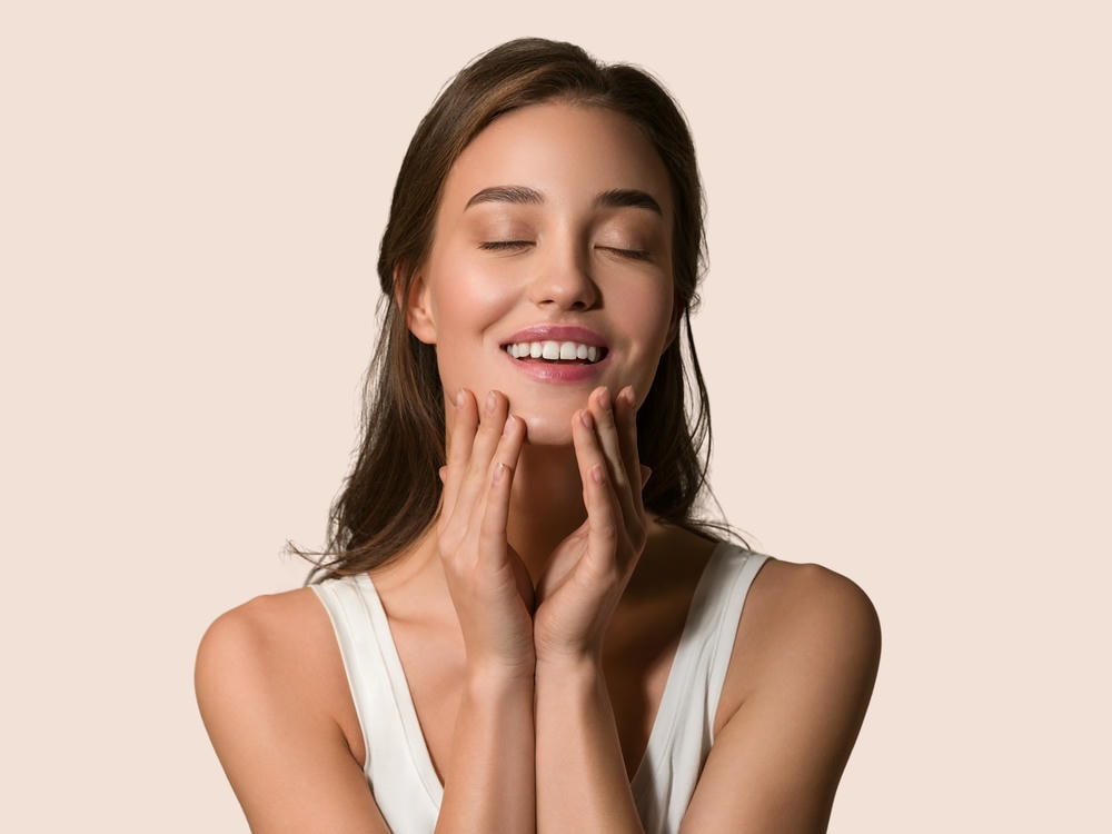 Qua phân tích glowing skin chi tiết, Glowing Skin là gì trở thành chuẩn mực cho việc chăm sóc da để có glowing skin, qua đó khẳng định bí quyết glowing skin trong liệu trình thẩm mỹ.