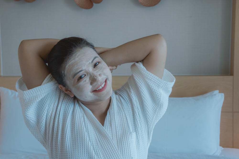 Phương pháp làm trắng da hiệu quả không chỉ dựa vào bí quyết làm trắng da an toàn được chuyên gia da liễu thẩm mỹ Lona giới thiệu, mà còn kết hợp cách làm sao để trắng da thông qua dưỡng trắng da tự nhiên và chăm sóc da an toàn một cách toàn diện.