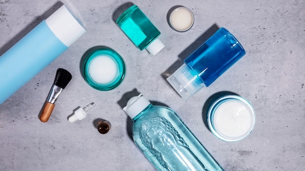 Mỹ phẩm Dermalogica. Ý tưởng banner chăm sóc da với kem dưỡng da