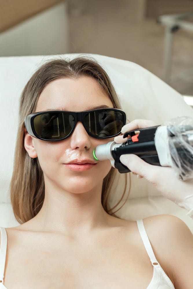 Phương pháp Laser Picosure kết hợp Công nghệ Picosure hiện đại đã khẳng định vị thế trong Điều trị nám bằng Picosure, đồng thời cung cấp giải pháp an toàn cho Xóa xăm bằng Picosure cũng như duy trì quy trình trẻ hóa da với Picosure hiệu quả 