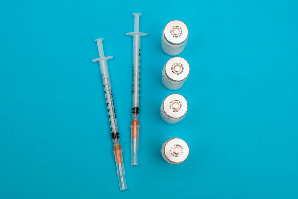 thuốc botox. Ống tiêm thuốc vắc-xin để tiêm Điều trị tiêm chủng cho coronavirus Covid 19