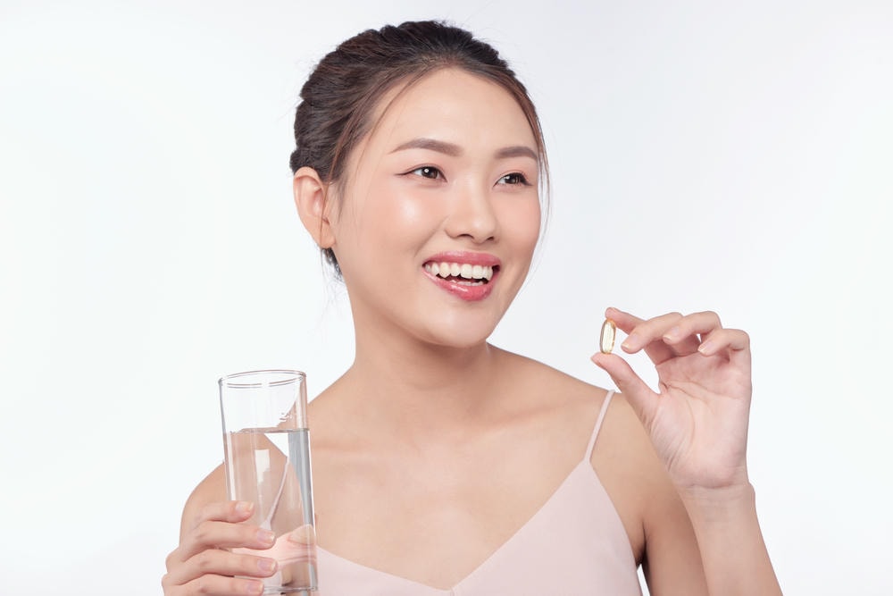 Hình ảnh thể hiện thuốc trị tàn nhang đốm nâu với cách trị tàn nhang khoa học; thuốc trị tàn nhang được sử dụng thuốc trị tàn nhang trong liệu trình chuyên sâu để điều trị đốm nâu trên da theo phương pháp trị tàn nhang hiệu quả.