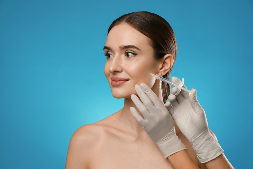 Với mục tiêu giảm nọng cằm và duy trì vẻ đẹp trẻ trung, cách điều trị nọng cằm thông qua tiêm botox và các phương pháp tiêm botox khoa học đã trở thành lựa chọn ưu tiên của nhiều chuyên gia da liễu.
