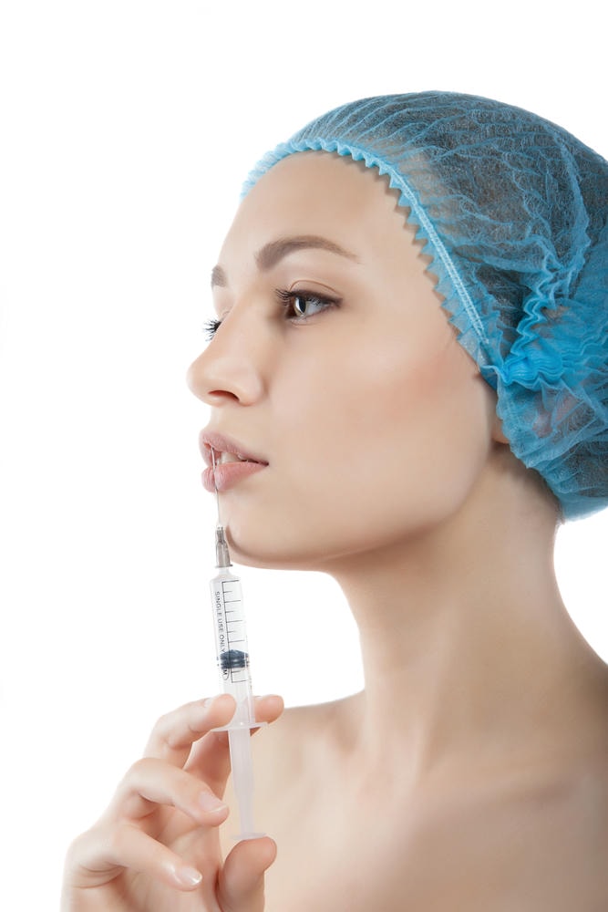 tiêm filler bao lâu thì tan. Người phụ nữ được tiêm vào môi