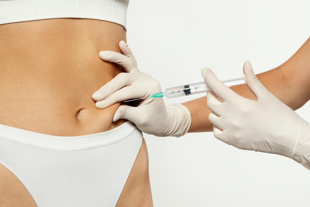Lona Skin Lab khẳng định tiêm tan mỡ bụng với quy trình tiêm giảm mỡ được thực hiện theo tiêu chuẩn y tế nghiêm ngặt, giúp giảm mỡ bụng một cách hiệu quả và an toàn, qua đó đưa ra phương pháp giảm mỡ hiệu quả đáp ứng nhu cầu thẩm mỹ hiện đại.