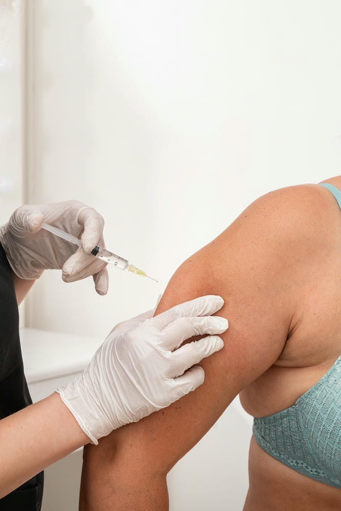Phương pháp thon gọn bắp tay bằng tiêm thon gọn bắp tay kết hợp tiêm botox bắp tay được các chuyên gia da liễu tin dùng vì khả năng giảm mỡ bắp tay hiệu quả và mang lại đường nét tự nhiên cho cánh tay.