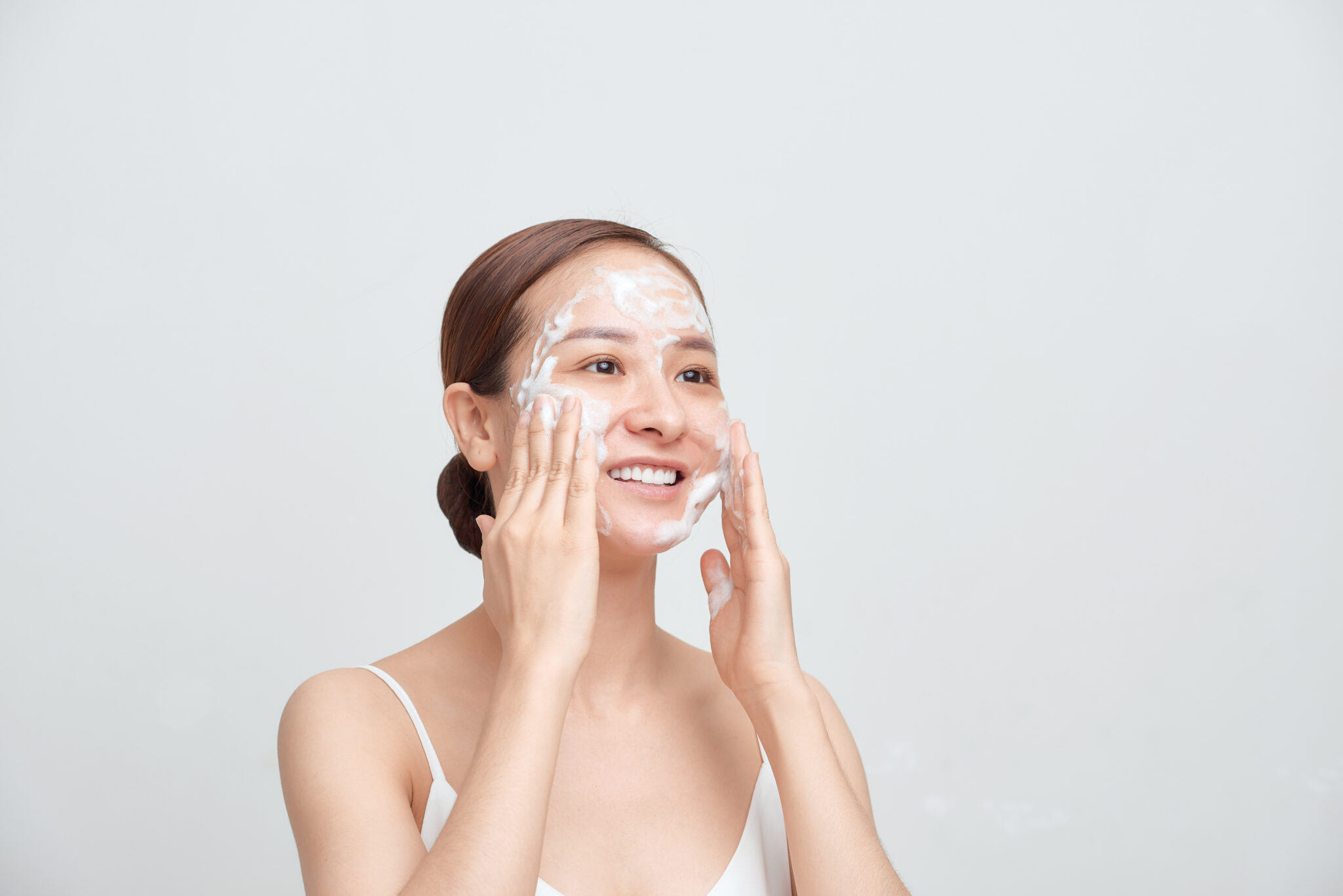 Hình ảnh thương hiệu Juliette Armand với thiết kế sang trọng, thể hiện review sữa rửa mặt Juliette Armand tự nhiên