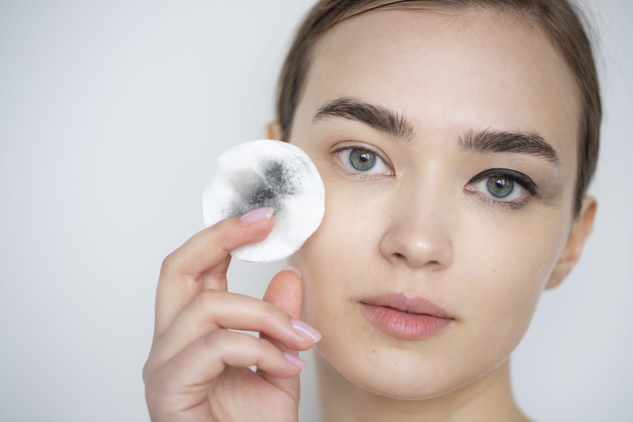 Hình ảnh minh họa cho liệu pháp các bước chăm sóc da - bước tẩy trang, nội dung ảnh: Tẩy trang 12.