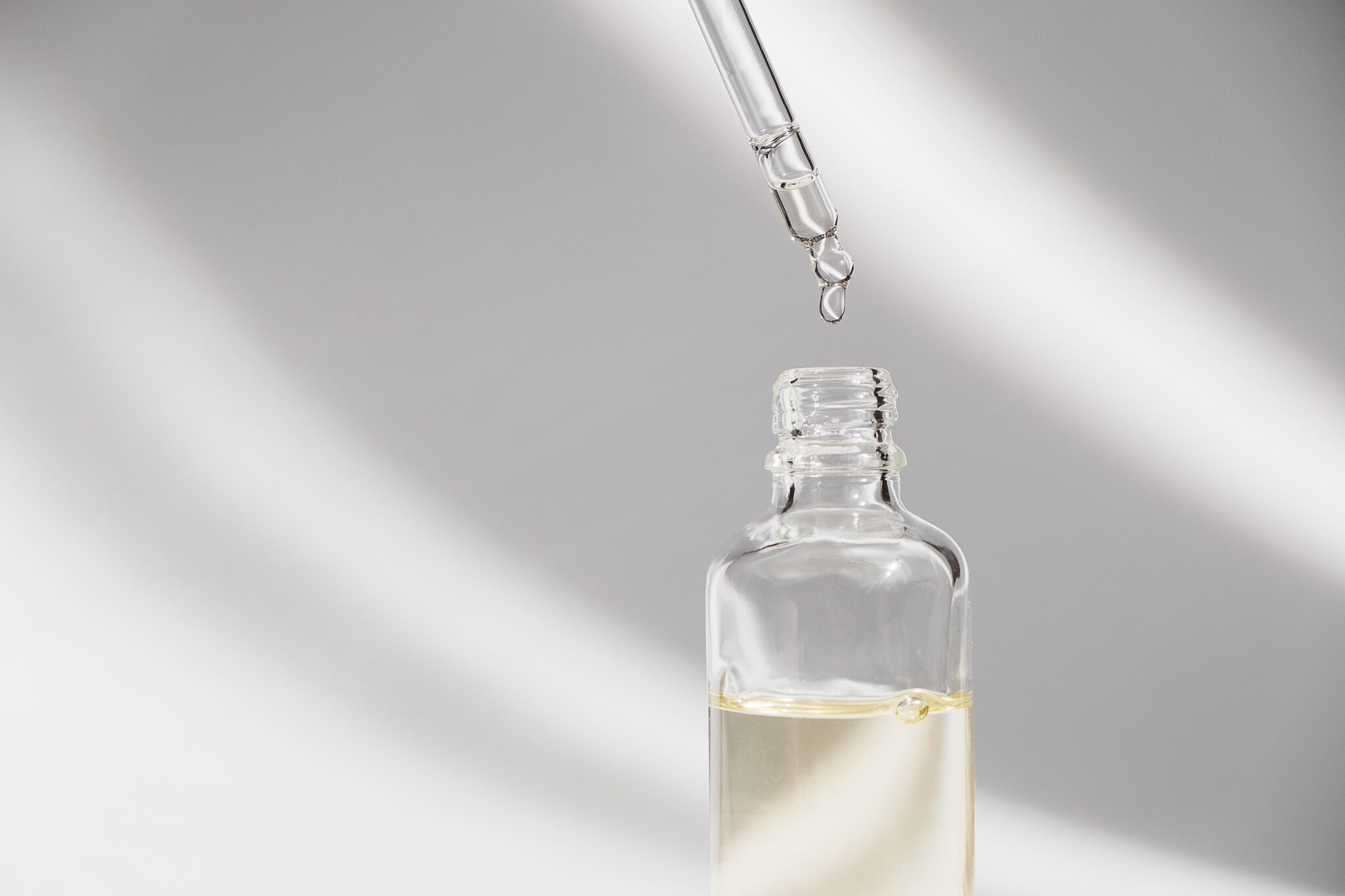 Serum chứa Arginine trong mỹ phẩm của Juliette Armand mang lại hiệu quả chăm sóc da