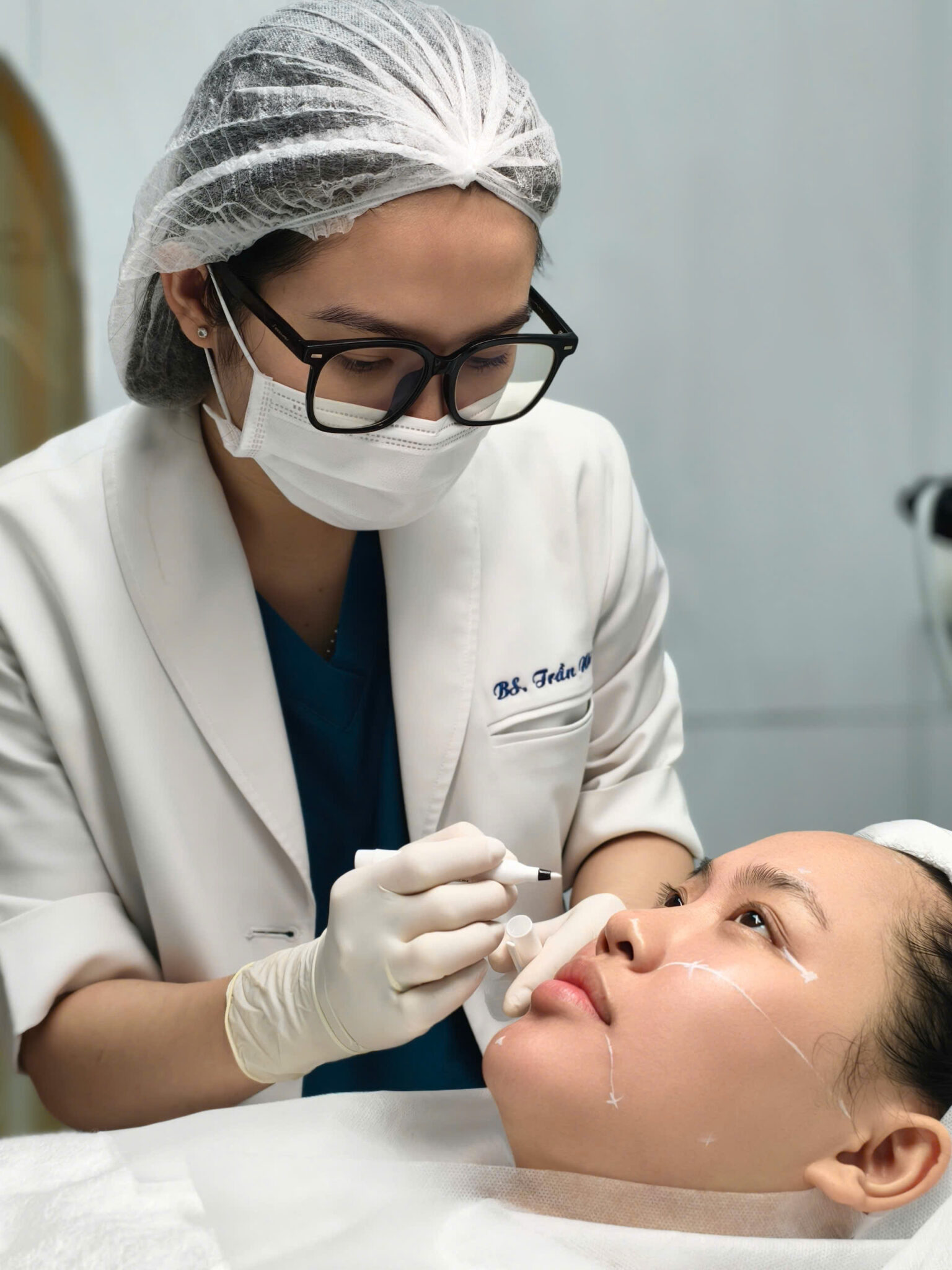 Botox là gì và những lưu ý, Botox, tiêm botox, trẻ hóa da, lưu ý sau tiêm botox, thẩm mỹ không xâm lấn