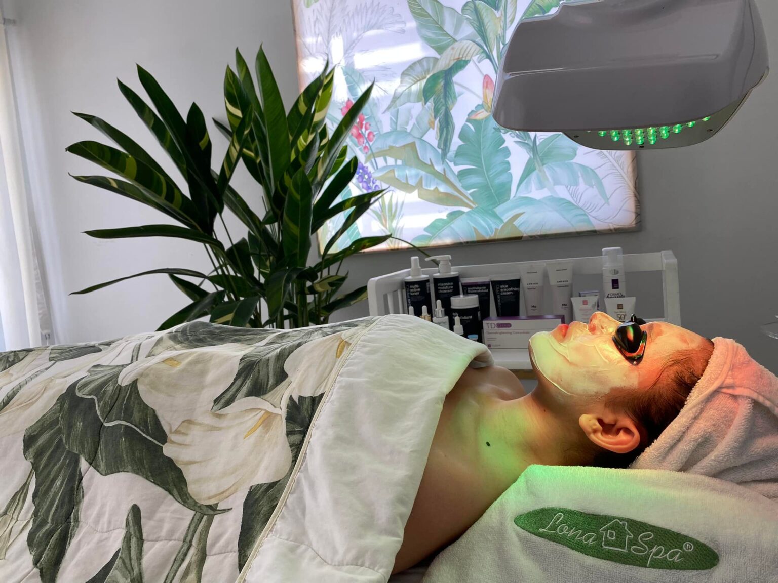 booster Juliette Armand, ánh sáng sinh học, hiệu quả chăm sóc da, kết hợp booster và ánh sáng sinh học, tăng cường hiệu quả da