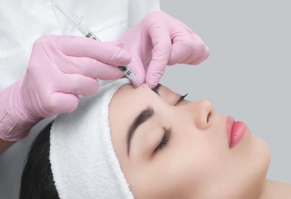 Chăm sóc sau tiêm và khi nào cần liên hệ bác sĩ?