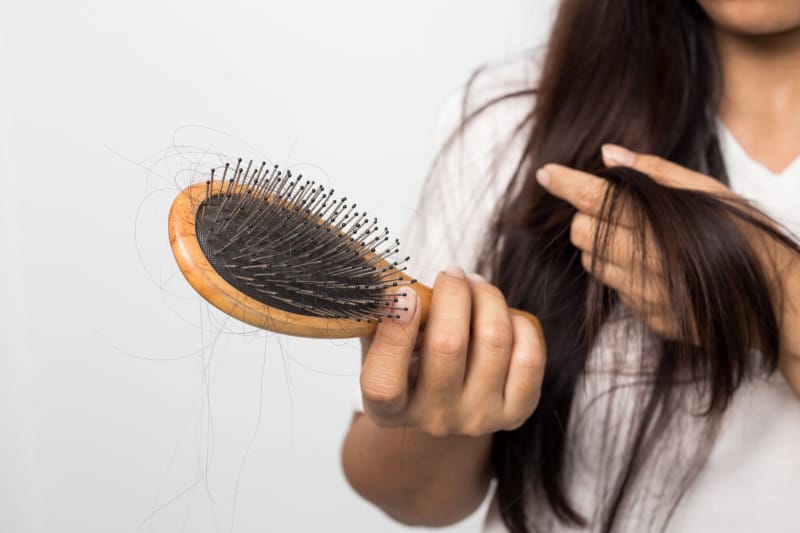 Những bước chăm sóc tại nhà giúp giảm rụng tóc ngay lập tức — có hiệu quả không?