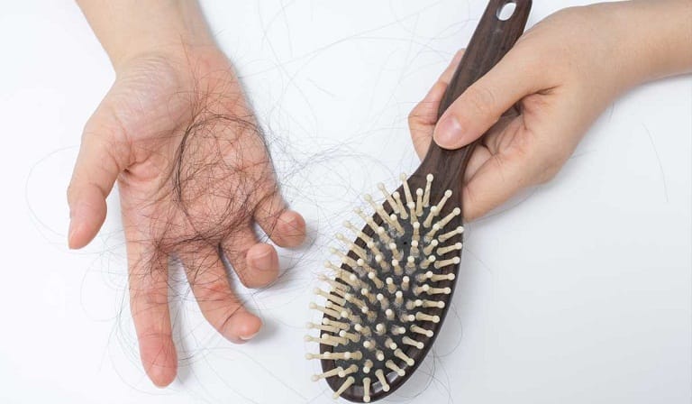 Những phương pháp nào nên thử trước — và khi nào cần đến liệu pháp chuyên sâu như cấy tóc?