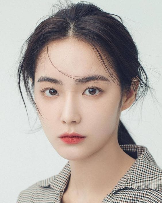 So sánh các phương pháp: tiêm filler cằm, đặt implant cằm, nâng cằm phẫu thuật — hiệu quả, thời gian, rủi ro và chi phí tương đối?