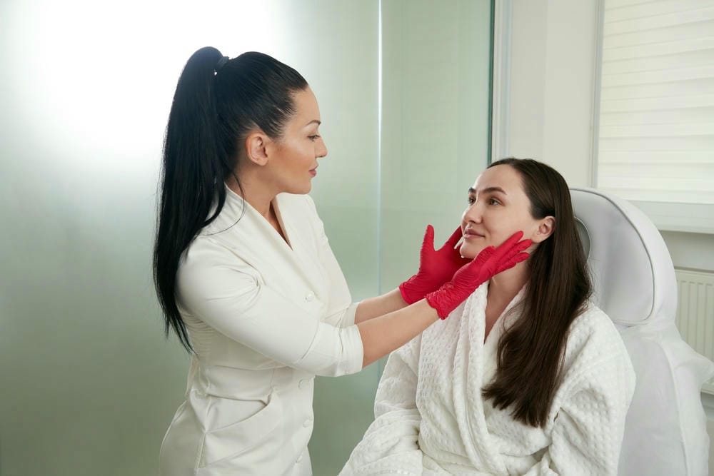 Quy trình khám rụng tóc gồm những gì — chi phí phát sinh thường gặp?