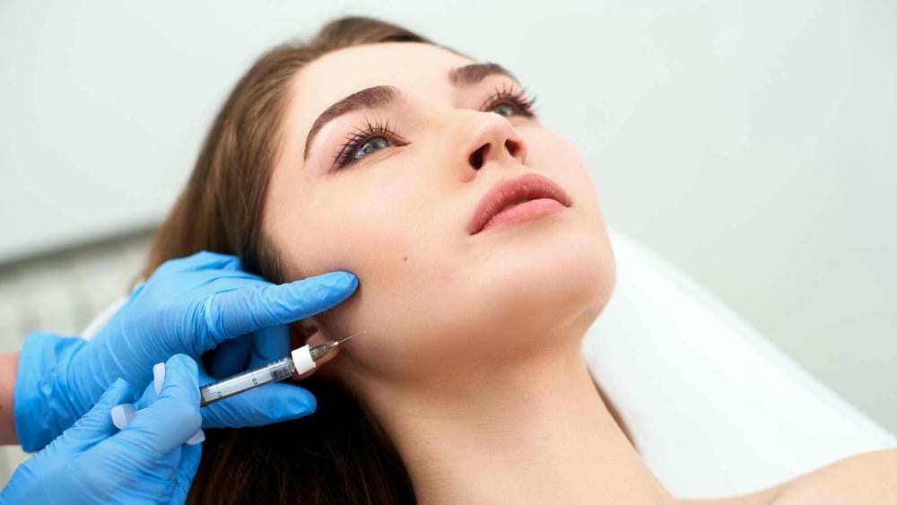 So sánh: Tiêm filler gọn hàm, Botulinum toxin (botox) và phẫu thuật hàm — lựa chọn nào cho mục tiêu của bạn?