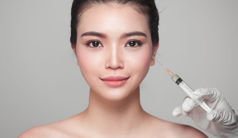 Ai dễ gặp rủi ro hơn và khi nào nên cân nhắc dừng tiêm?