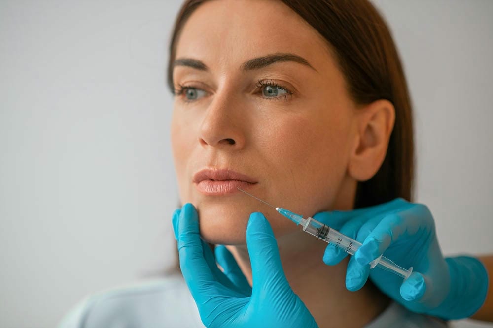 Juvederm khác gì so với các loại filler khác — nên chọn loại nào cho từng vùng?