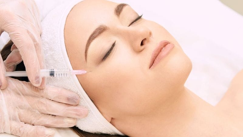 Quy trình tiêm meso trắng da an toàn tại clinic nên gồm những bước nào?