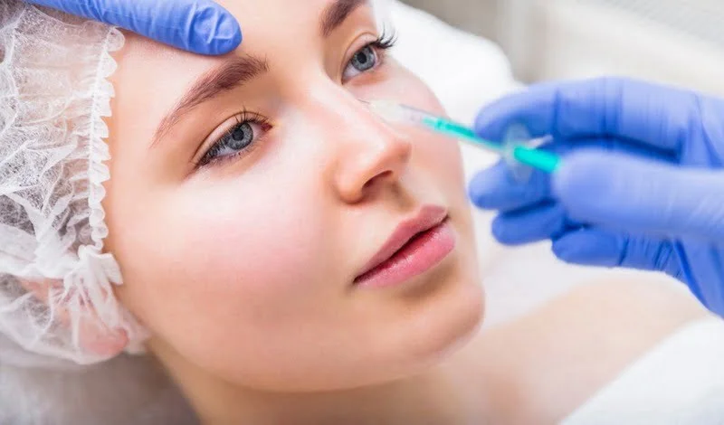Tiêm filler mũi khác gì so với phẫu thuật nâng mũi — Nên chọn phương án nào?